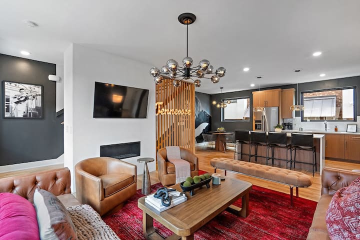 Unwind in Opulence 4BR 4BA Near Bway!