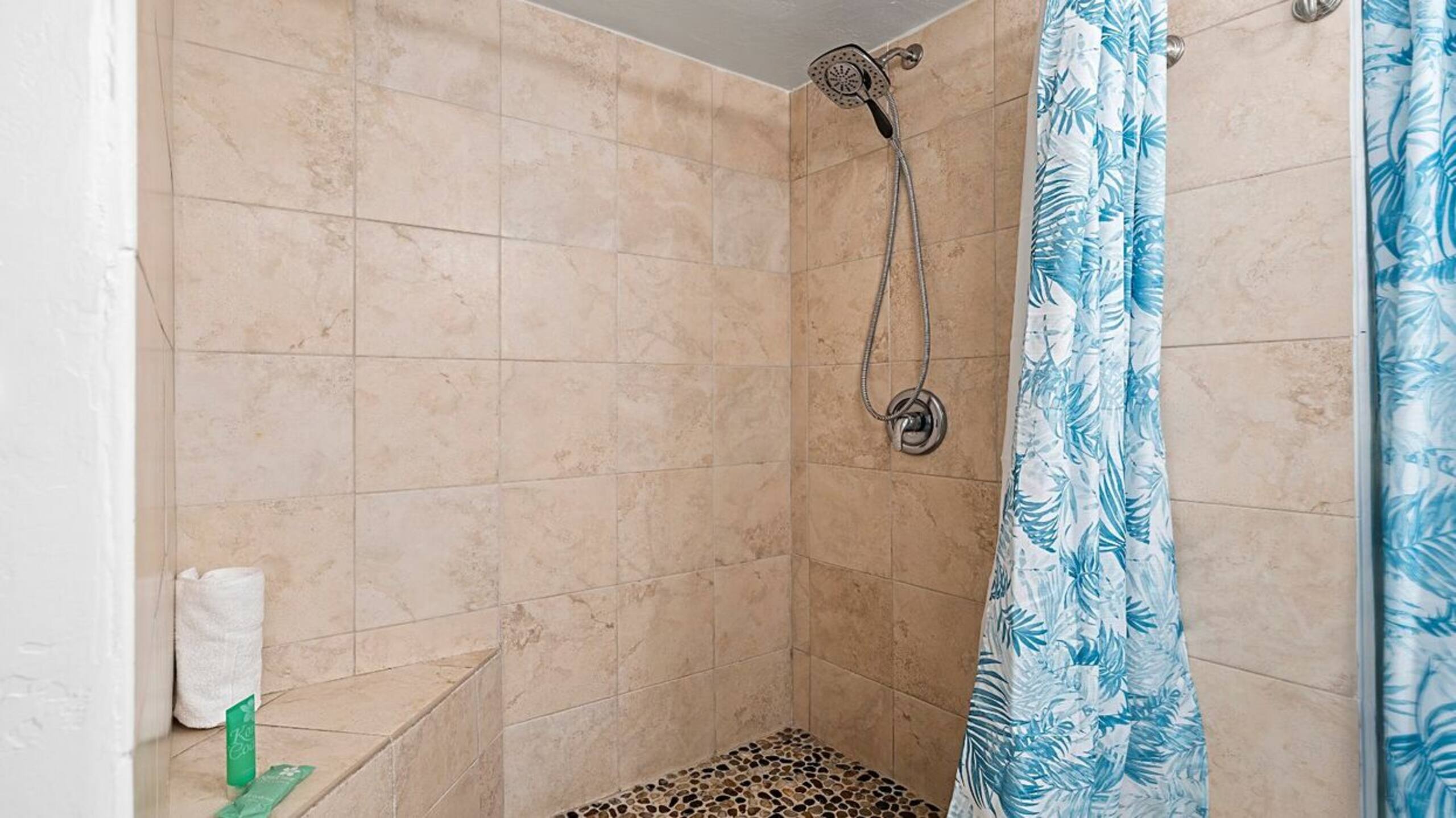 Condo in Kailua-Kona · ★4.57 · 1 bedroom · 2 beds · 1 bath - Image 14