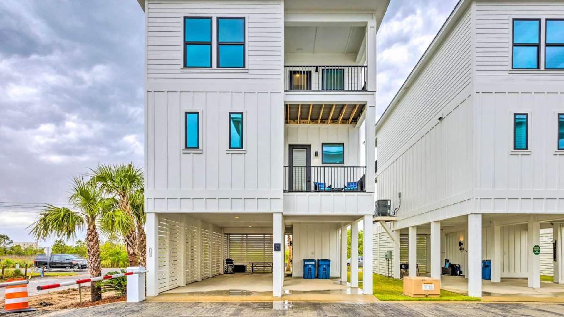 Modern Gulf Shores Escape ~ Walk to the Beach!