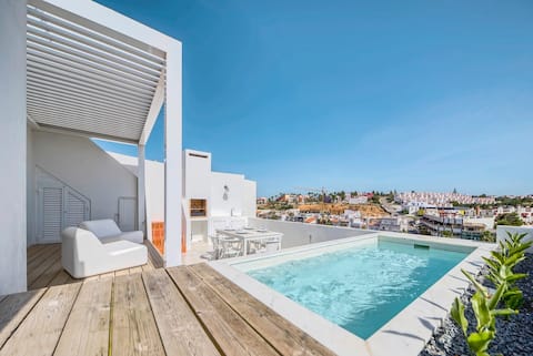 Luxury townhouse in Ferragudo with plunge pool