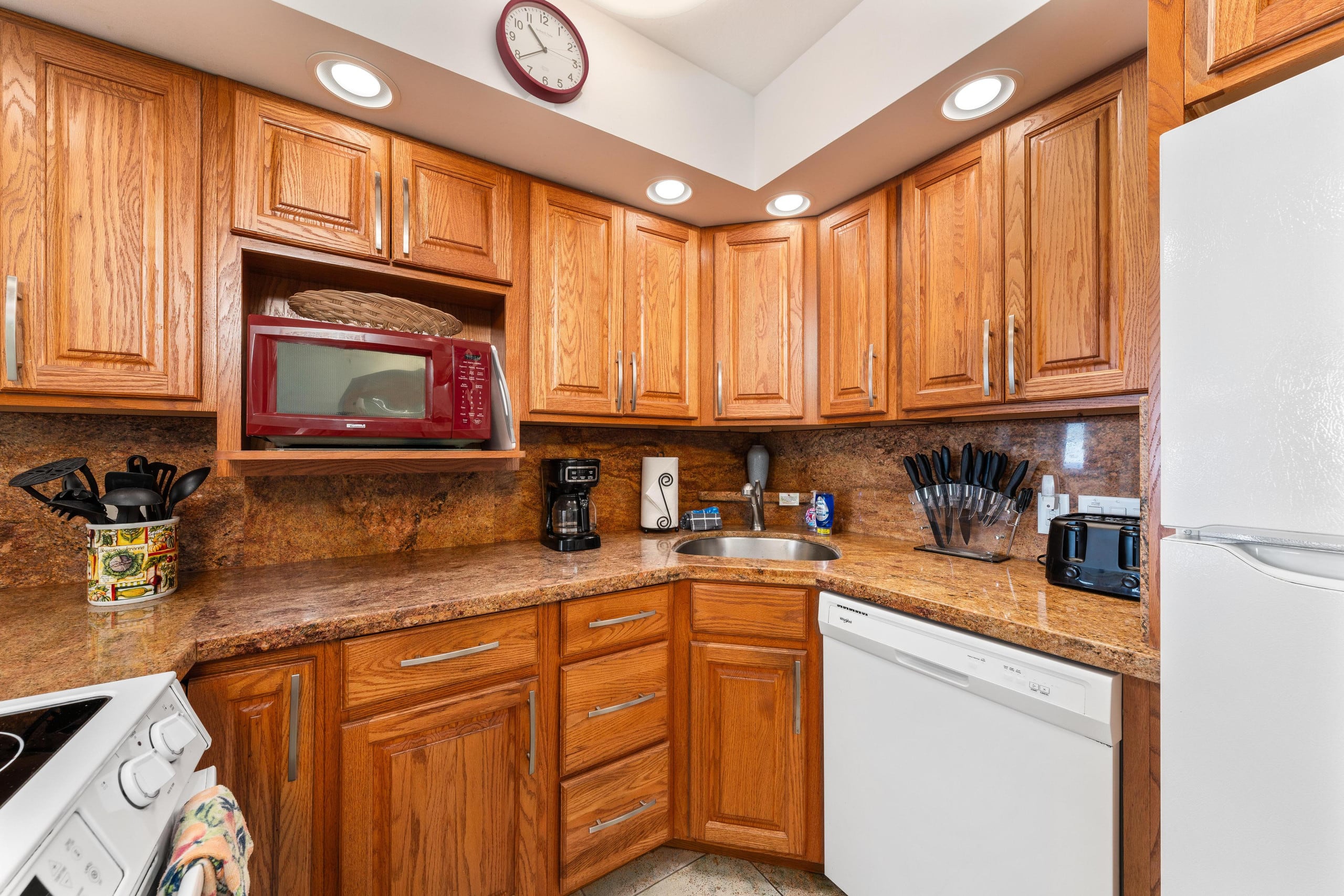 Condo in Kailua-Kona · ★4.6 · 1 bedroom · 2 beds · 1 bath - Image 10