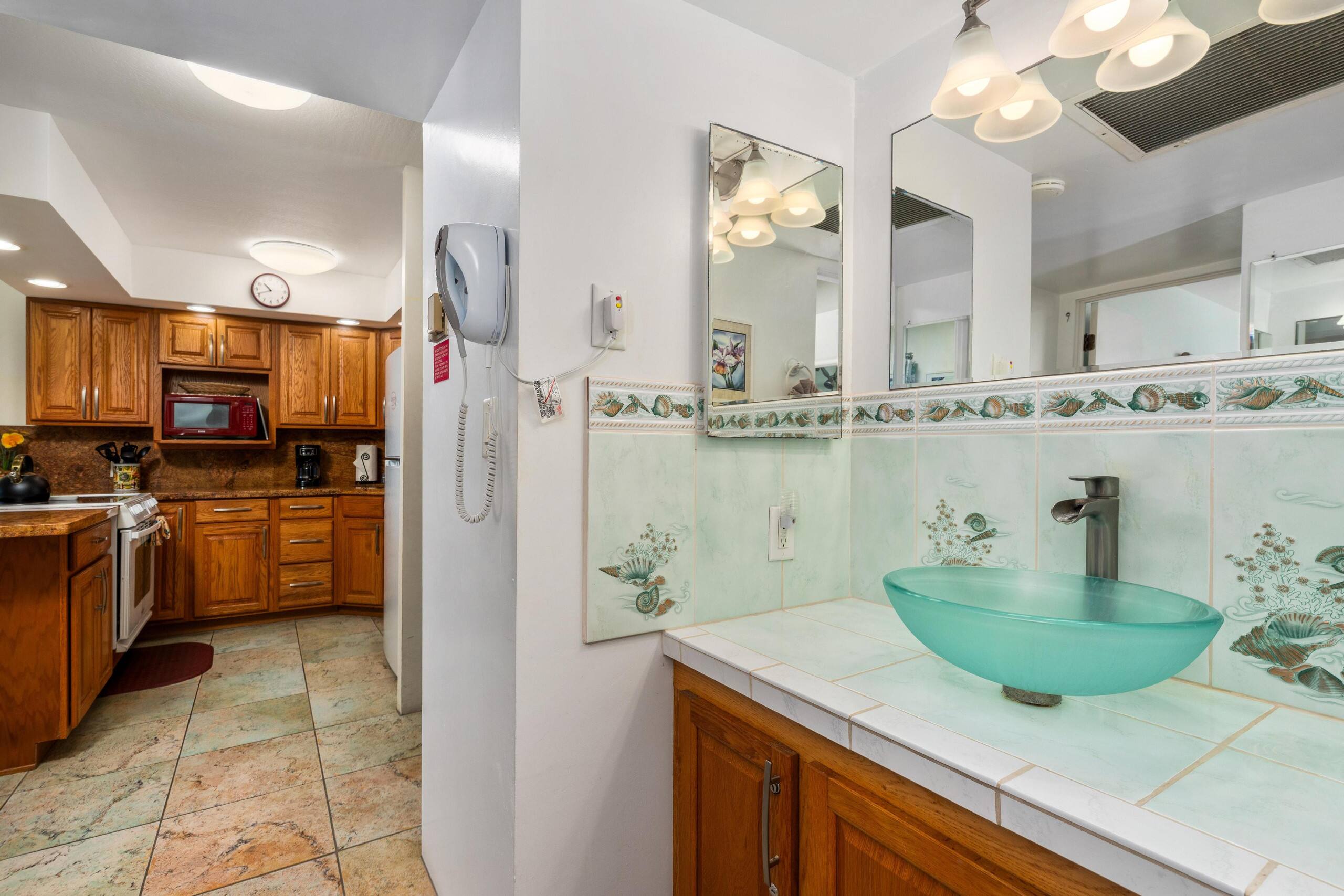 Condo in Kailua-Kona · ★4.6 · 1 bedroom · 2 beds · 1 bath - Image 17
