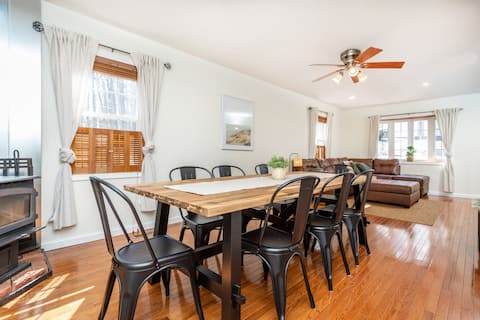 Hot Tub | King Bed | Family/Dog Friendly | BBQ
