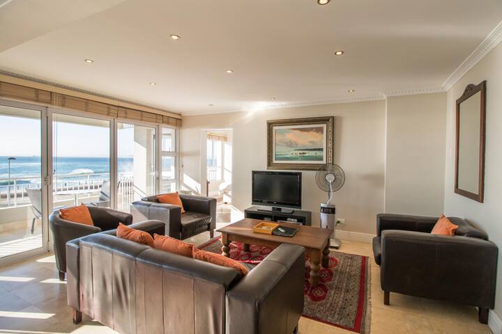 Third floor sea facing 2 bedroom apartment with ba gallery image 3