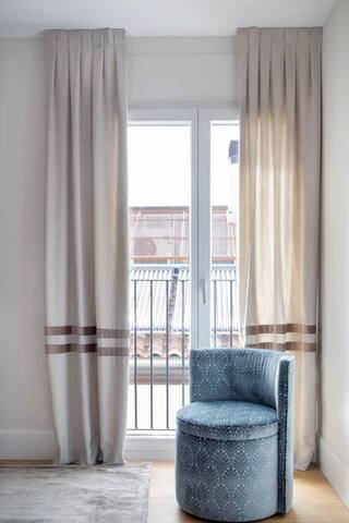 Spectacular Split-Level Luxury Penthouse gallery image 5