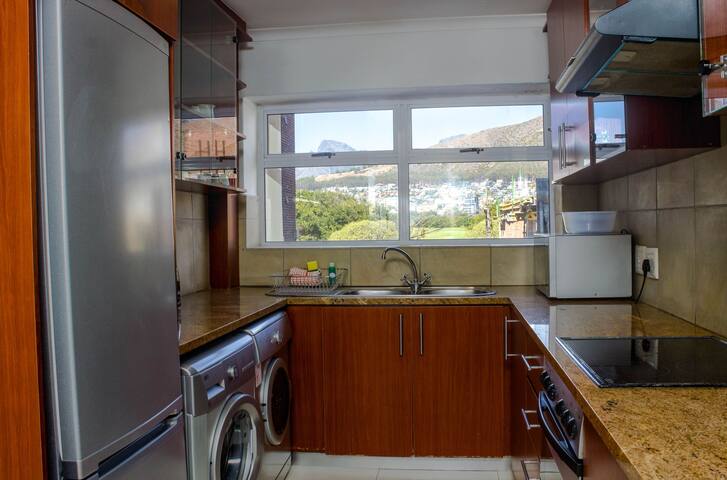 First floor apartment with beautiful sea view gallery image 4