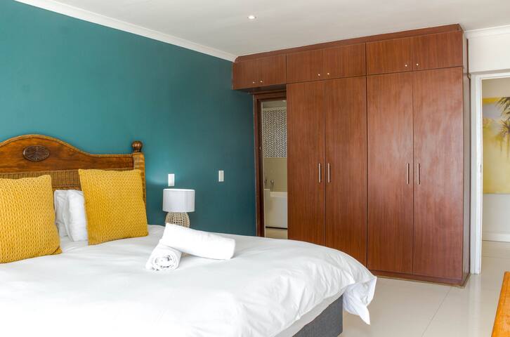 First floor apartment with beautiful sea view gallery image 5