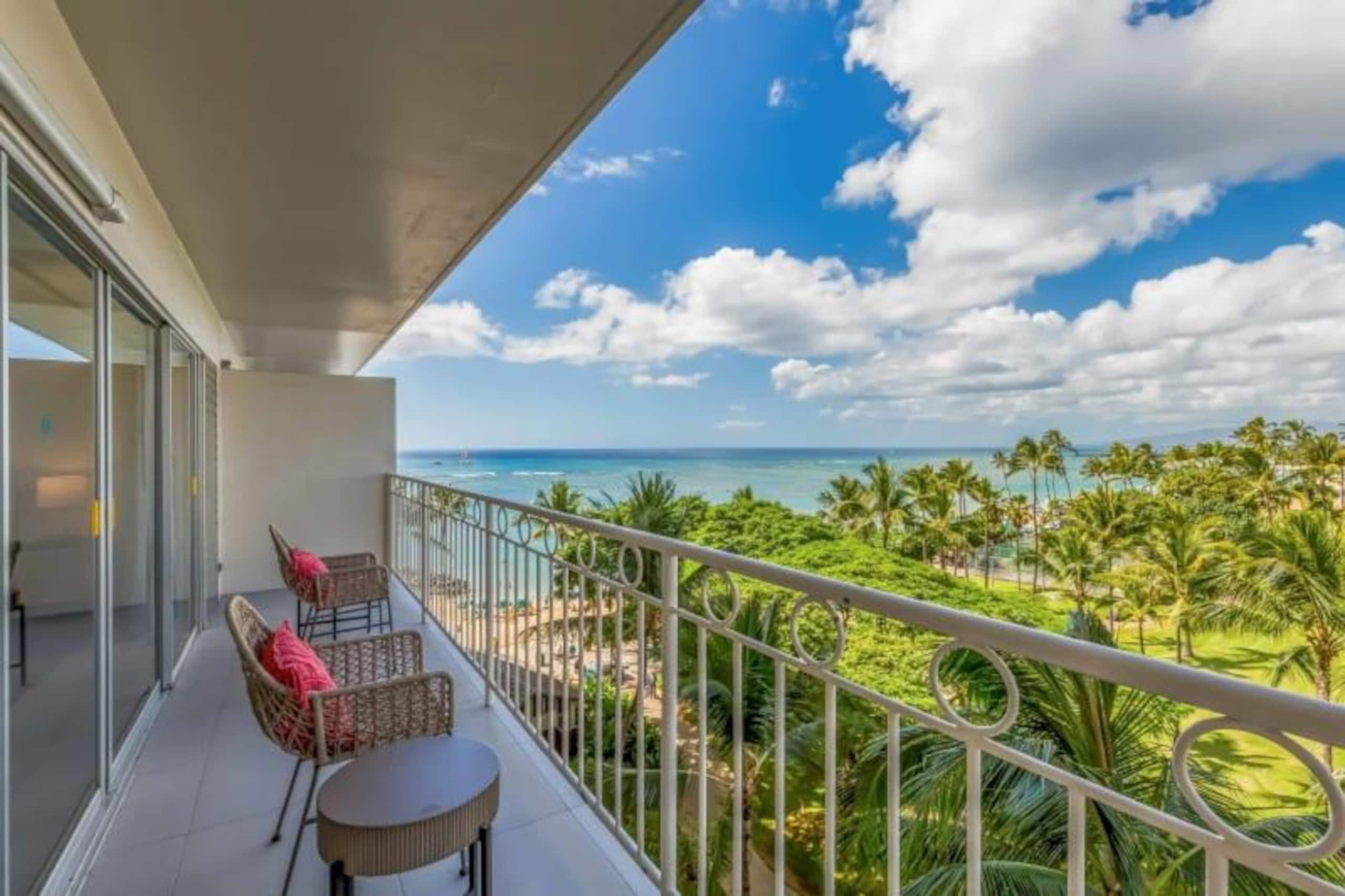 Condo in Honolulu · ★4.43 · 1 bedroom · 1 bed · 1 private bath - Image 25