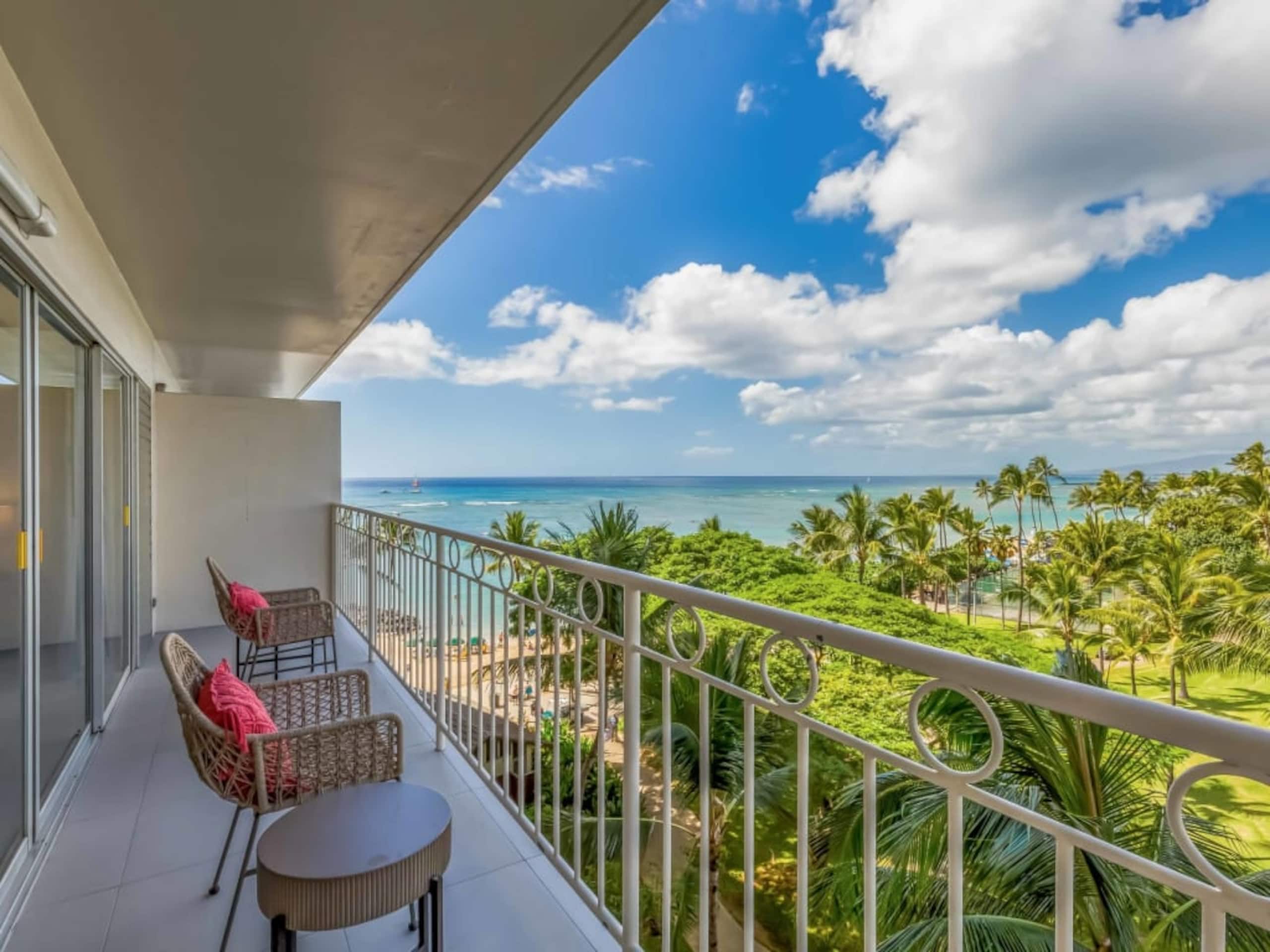 Condo in Honolulu · ★4.43 · 1 bedroom · 1 bed · 1 private bath - Image 1