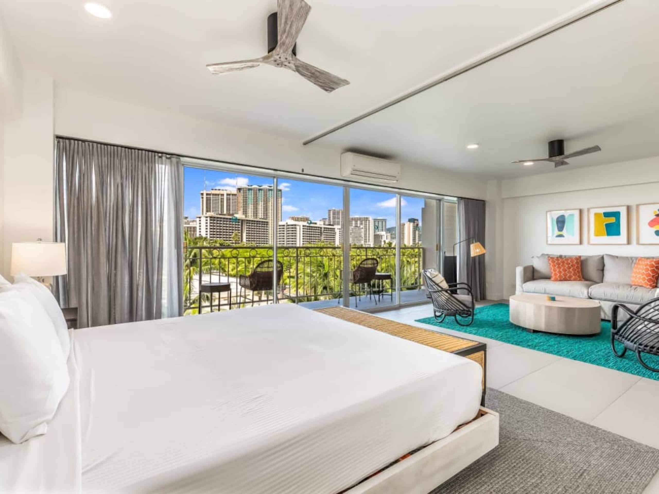 Condo in Honolulu · ★4.43 · 1 bedroom · 1 bed · 1 private bath - Image 18