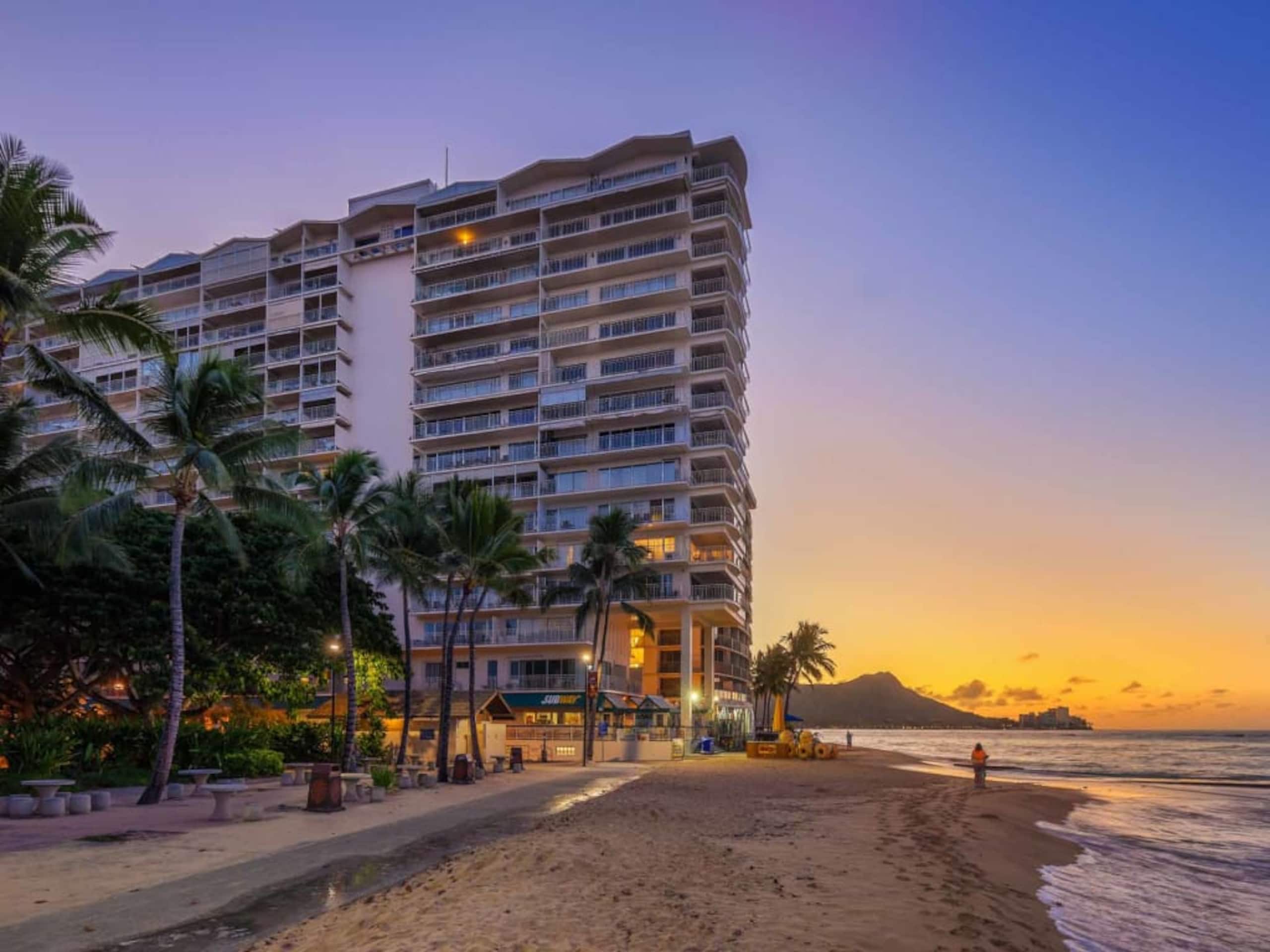 Condo in Honolulu · ★4.43 · 1 bedroom · 1 bed · 1 private bath - Image 30
