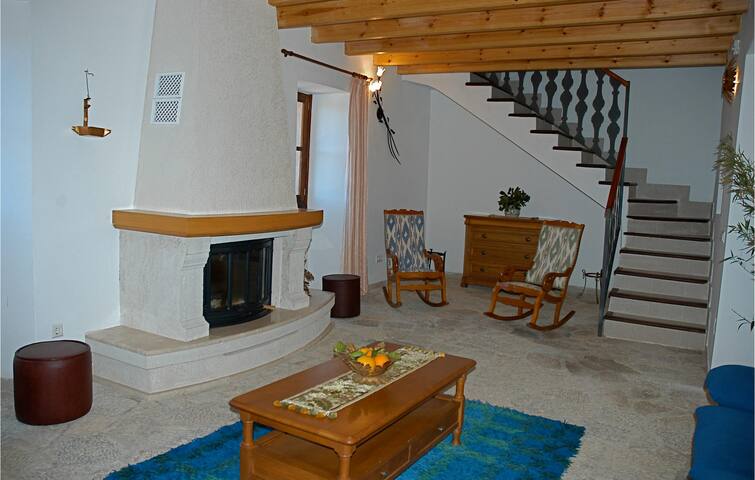 Awesome home in Estellencs gallery image 3