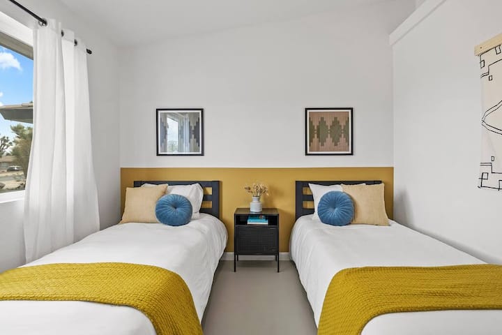 3ème chambre avec 2 lits simple