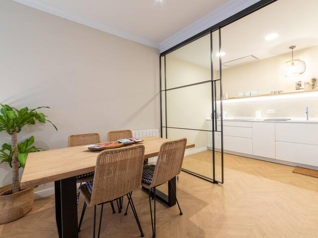 Apartamento Deluxe Bella Easo by Cisan Rentals gallery image 5