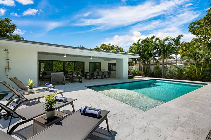 Welcome to Manatee Harbor! gallery image 5