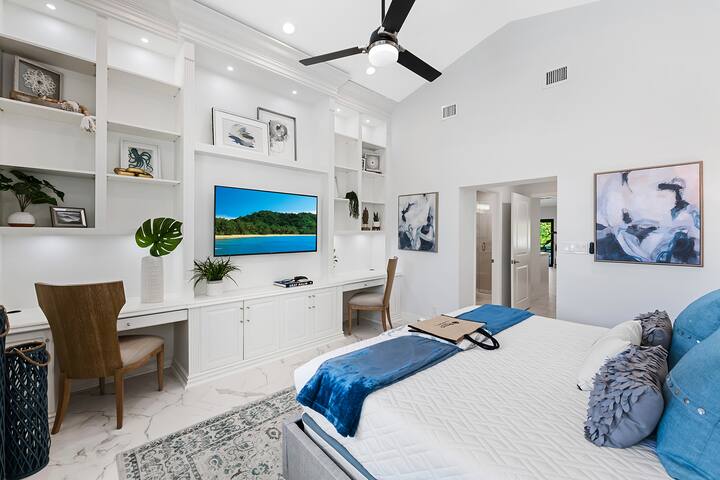 Welcome to Manatee Harbor! gallery image 3