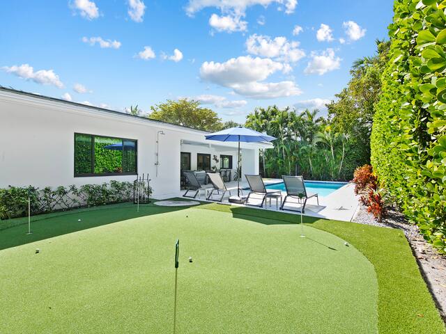 Welcome to Manatee Harbor! gallery image 2