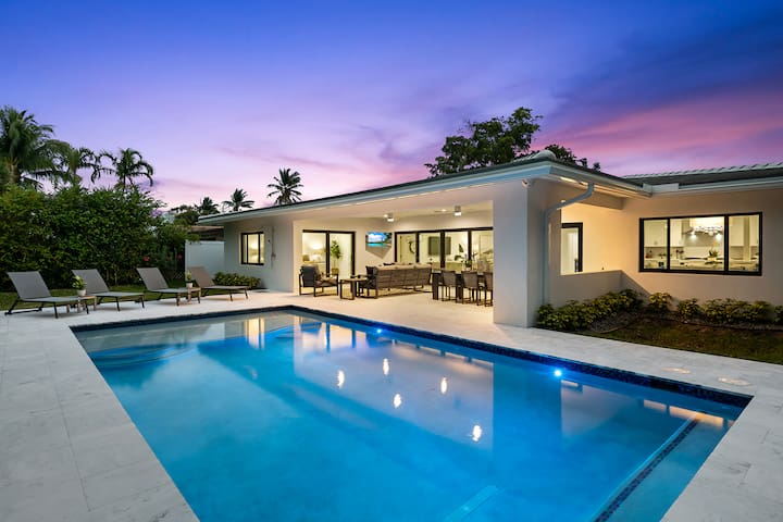 Manatee Harbor – Modern Coastal Heated Pool Home
