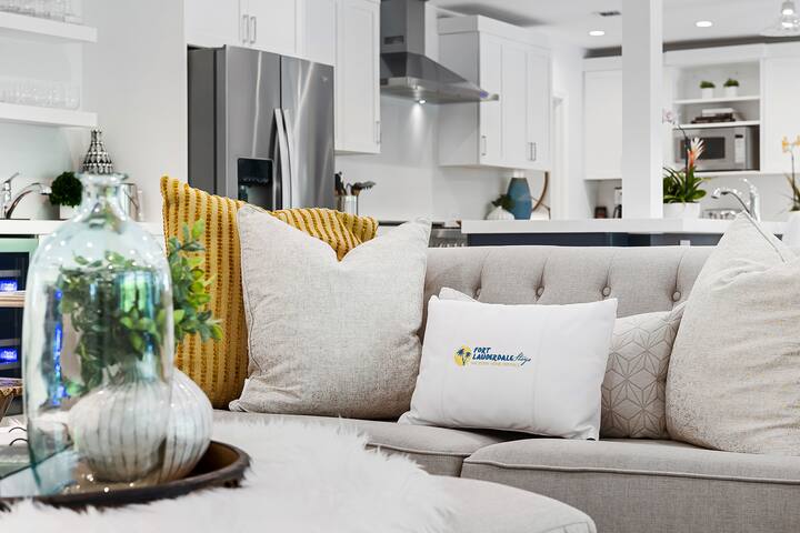 Welcome to Manatee Harbor! gallery image 4