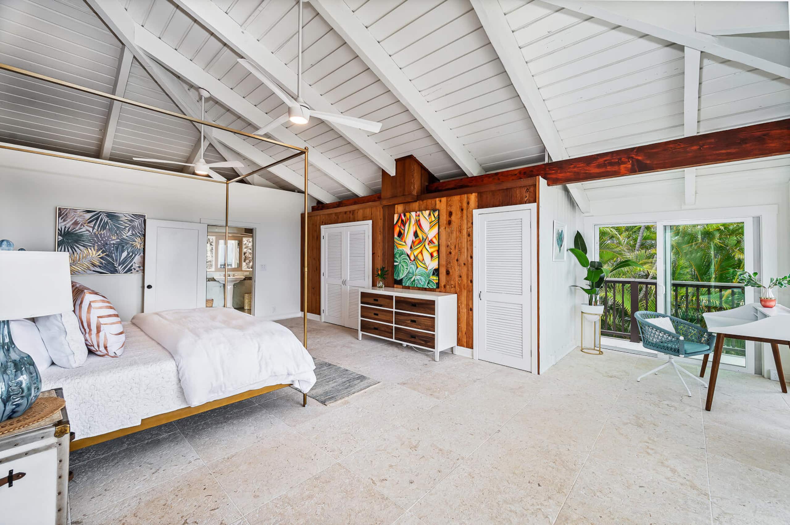 Home in Kailua · ★5.0 · 3 bedrooms · 4 beds · 4 shared baths - Image 15