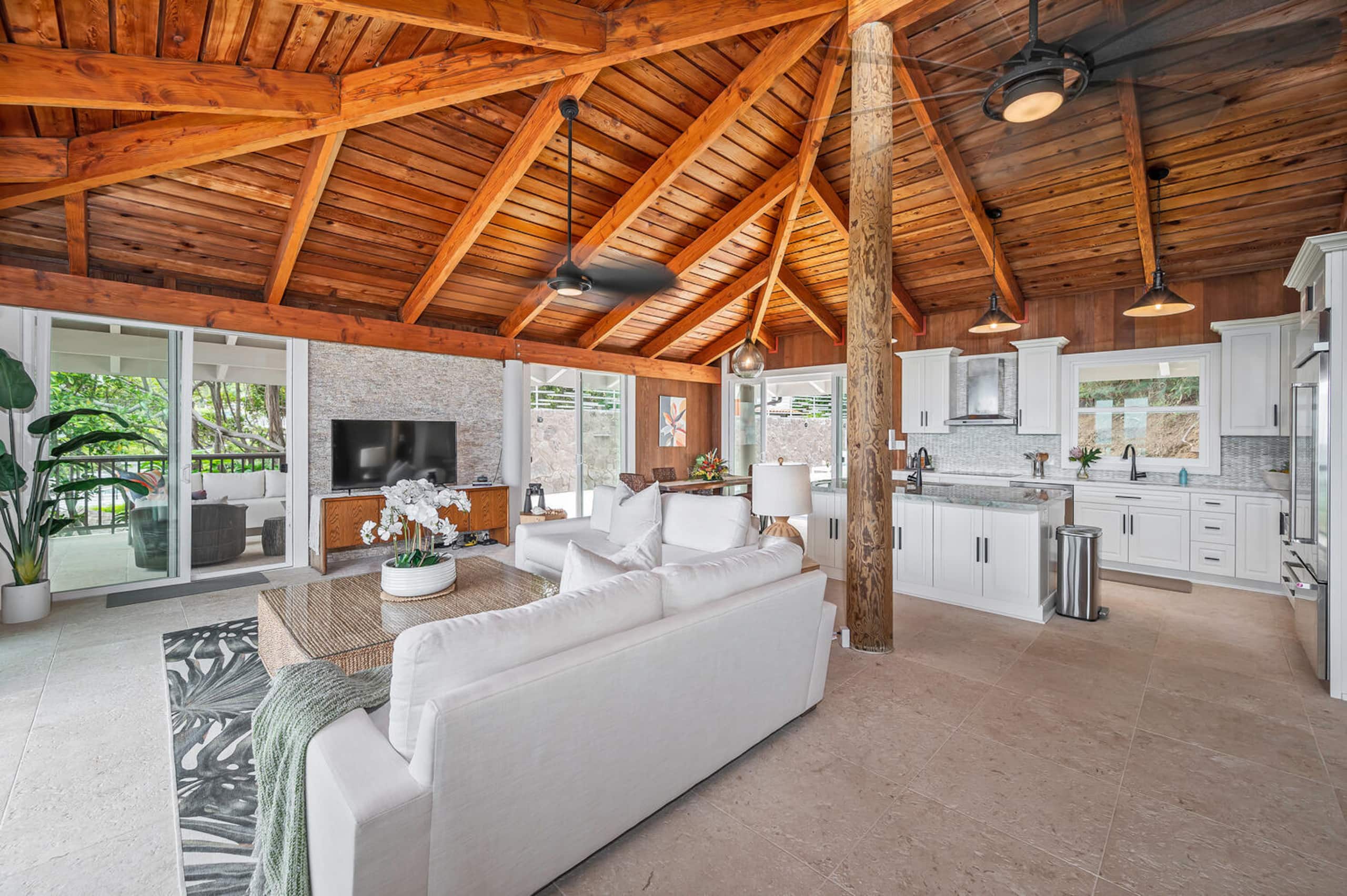 Home in Kailua · ★5.0 · 3 bedrooms · 4 beds · 4 shared baths - Image 9