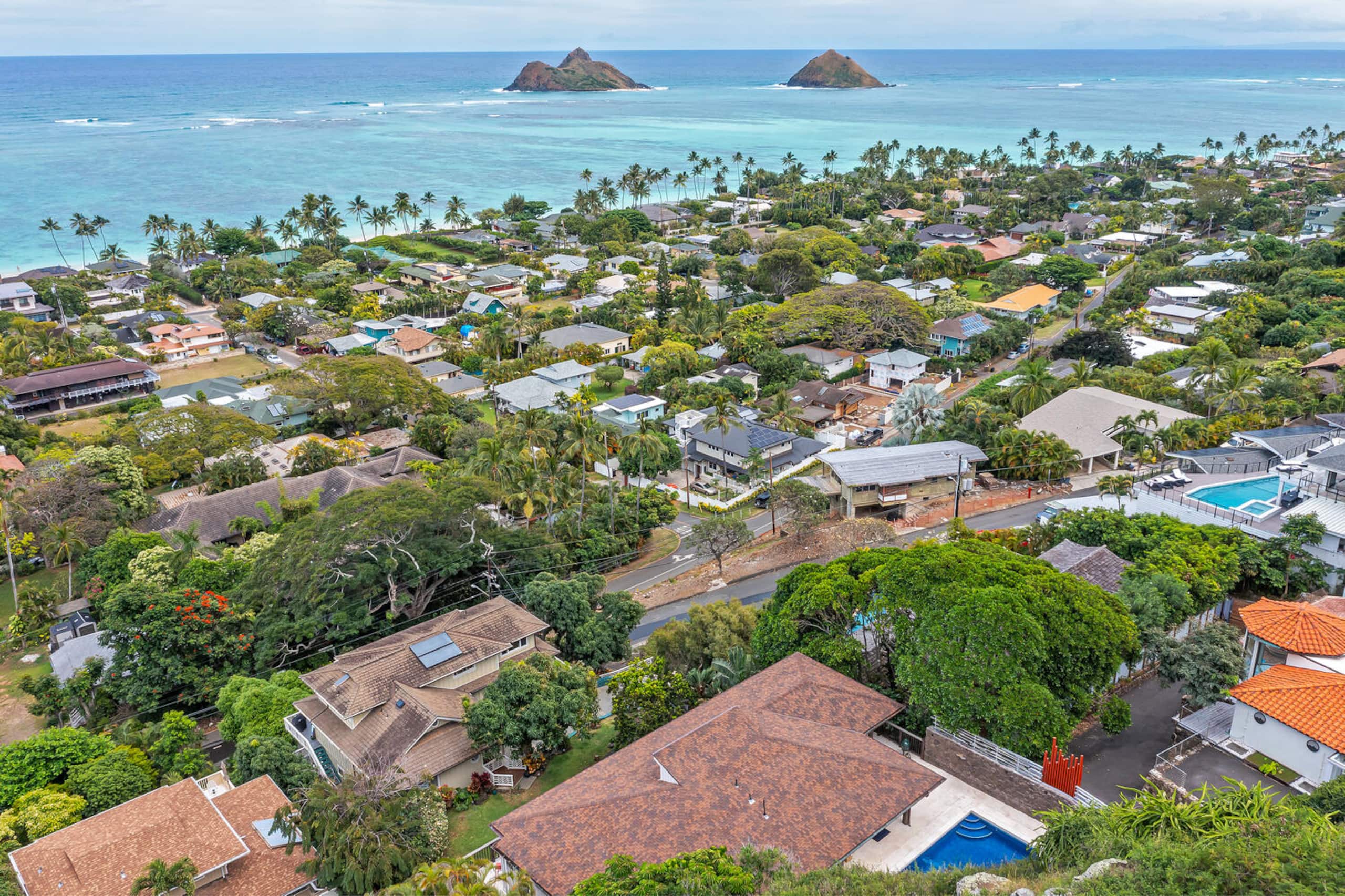Home in Kailua · ★5.0 · 3 bedrooms · 4 beds · 4 shared baths - Image 44