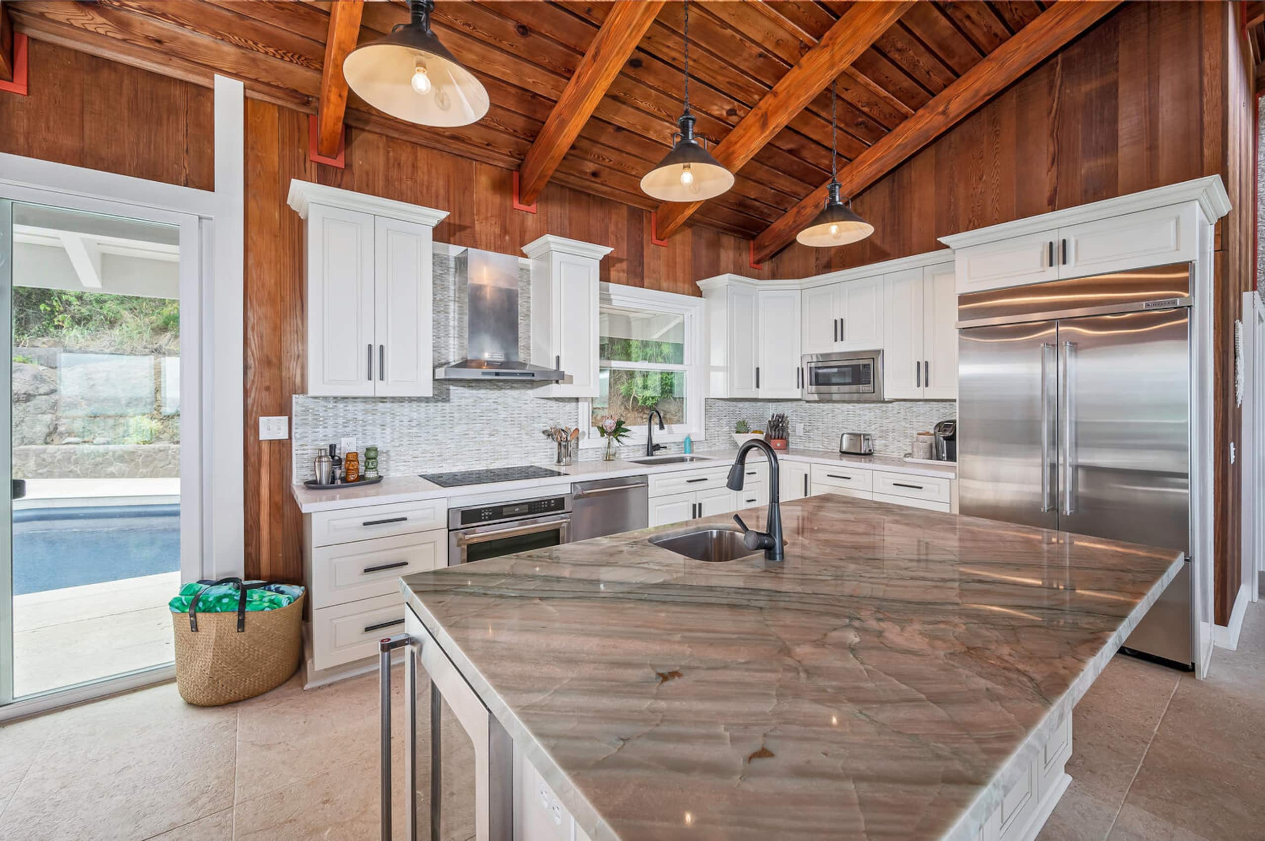 Home in Kailua · ★5.0 · 3 bedrooms · 4 beds · 4 shared baths - Image 11
