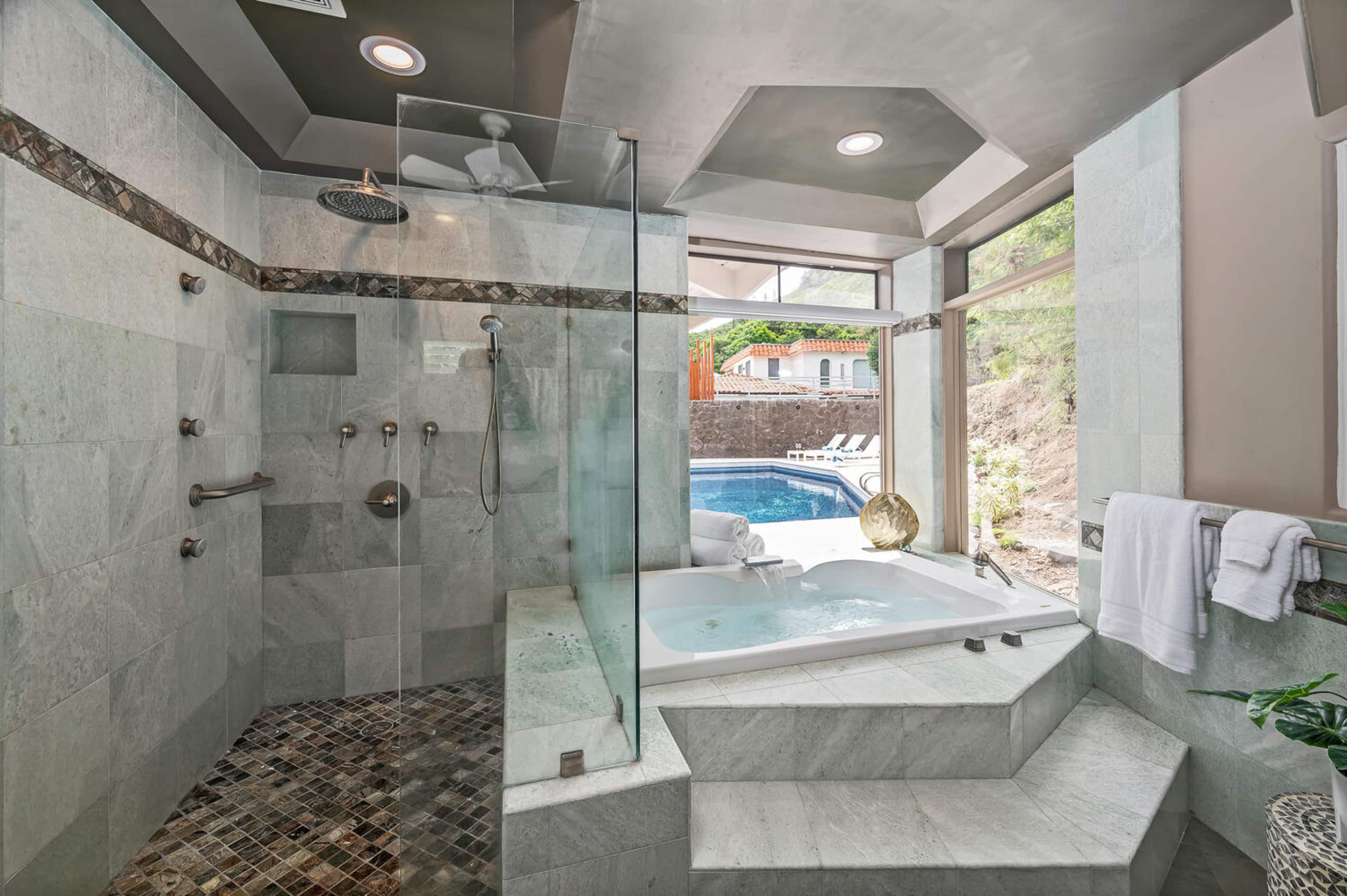 Home in Kailua · ★5.0 · 3 bedrooms · 4 beds · 4 shared baths - Image 19