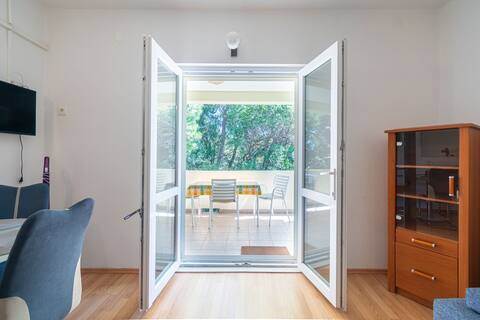 A-19358-c One bedroom apartment with terrace and