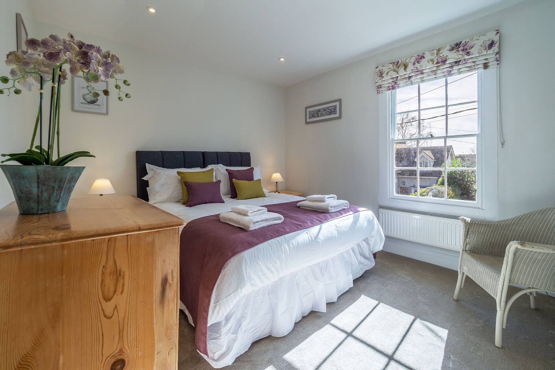 Adorable cottage with a log burner in heavenly village - Constable Lodge — photo 2