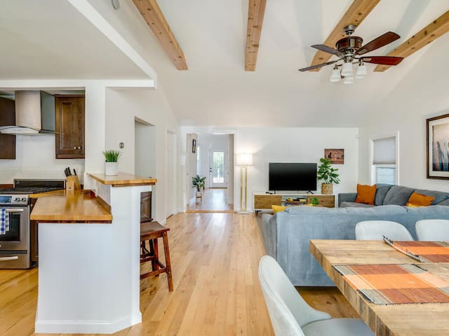 Pink Bubble Austin managed Airbnb listing 2