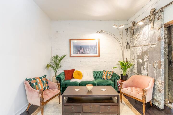 Classy Industrial Apartment steps from Williamsburg Bridge and Bedford Ave 4br|1.5ba gallery image 4