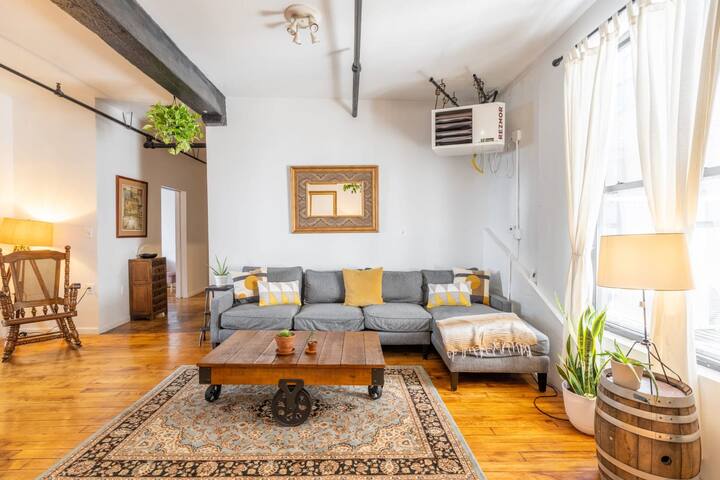 Classy Industrial Apartment steps from Williamsburg Bridge and Bedford Ave 4br|1.5ba gallery image 3