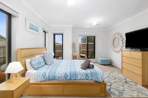 Corymbia- Barwon Heads Beach- Great for 2 families