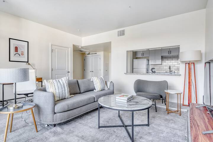 Blueground | Palo Alto, w/d, pool & spa, nr 280 gallery image 2