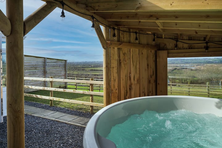 Gwynedd Hot Tub Rentals - United Kingdom | Airbnb