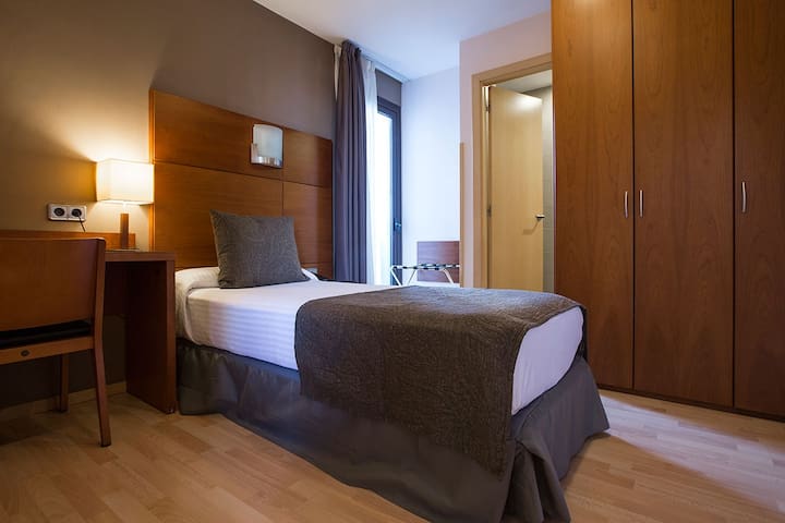 Hotel Via Augusta managed Airbnb listing 3