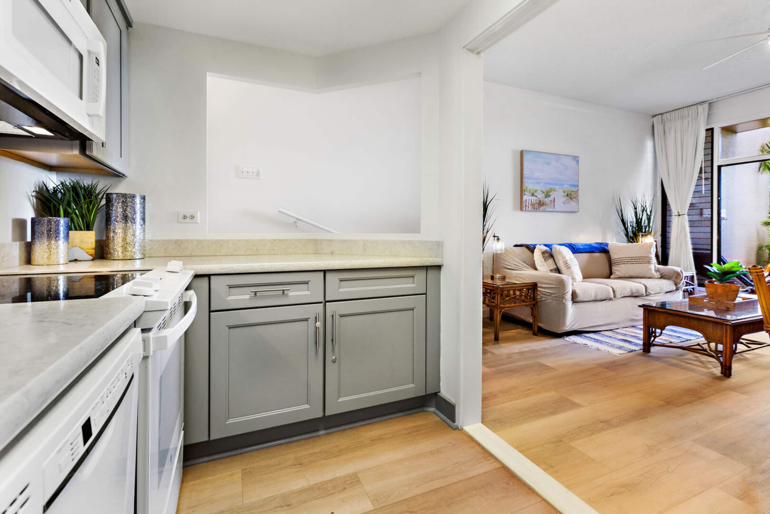 Condo in Lahaina · ★4.71 · 1 bedroom · 2 beds · 1 private bath - Image 16