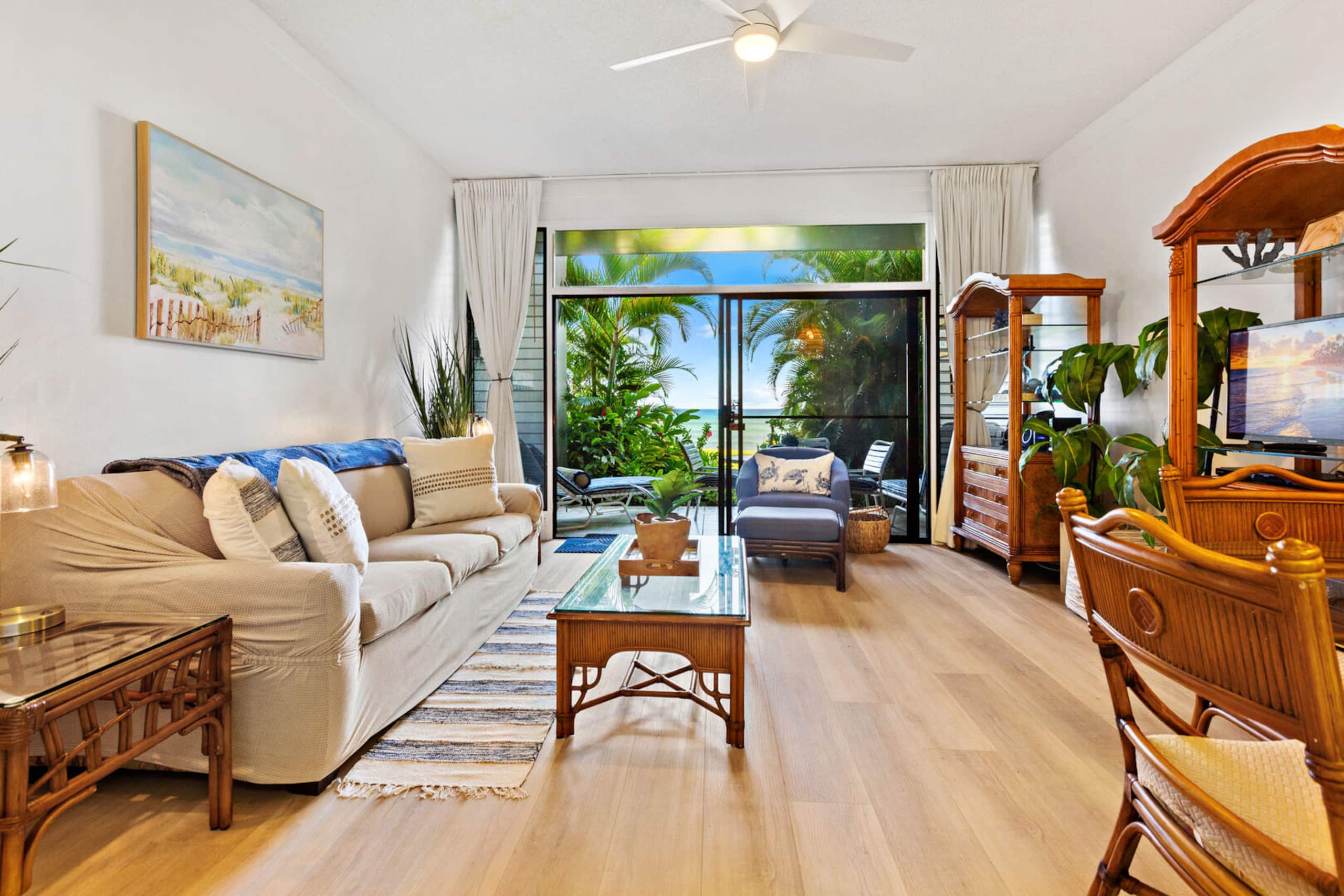 Condo in Lahaina · ★4.71 · 1 bedroom · 2 beds · 1 private bath - Image 3