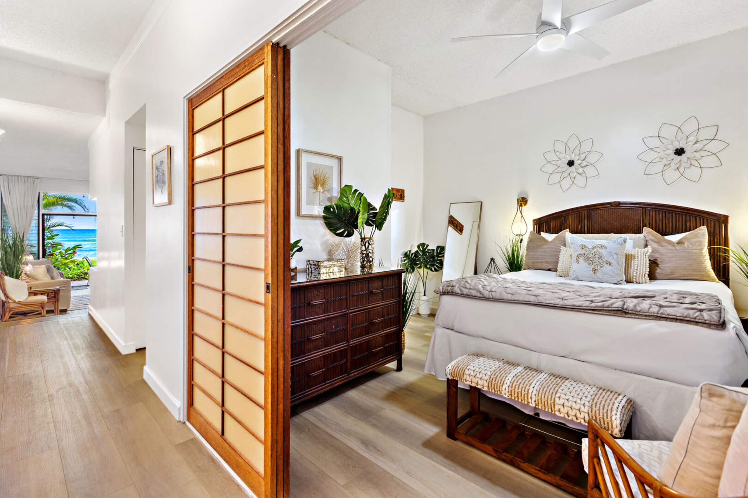 Condo in Lahaina · ★4.71 · 1 bedroom · 2 beds · 1 private bath - Image 10