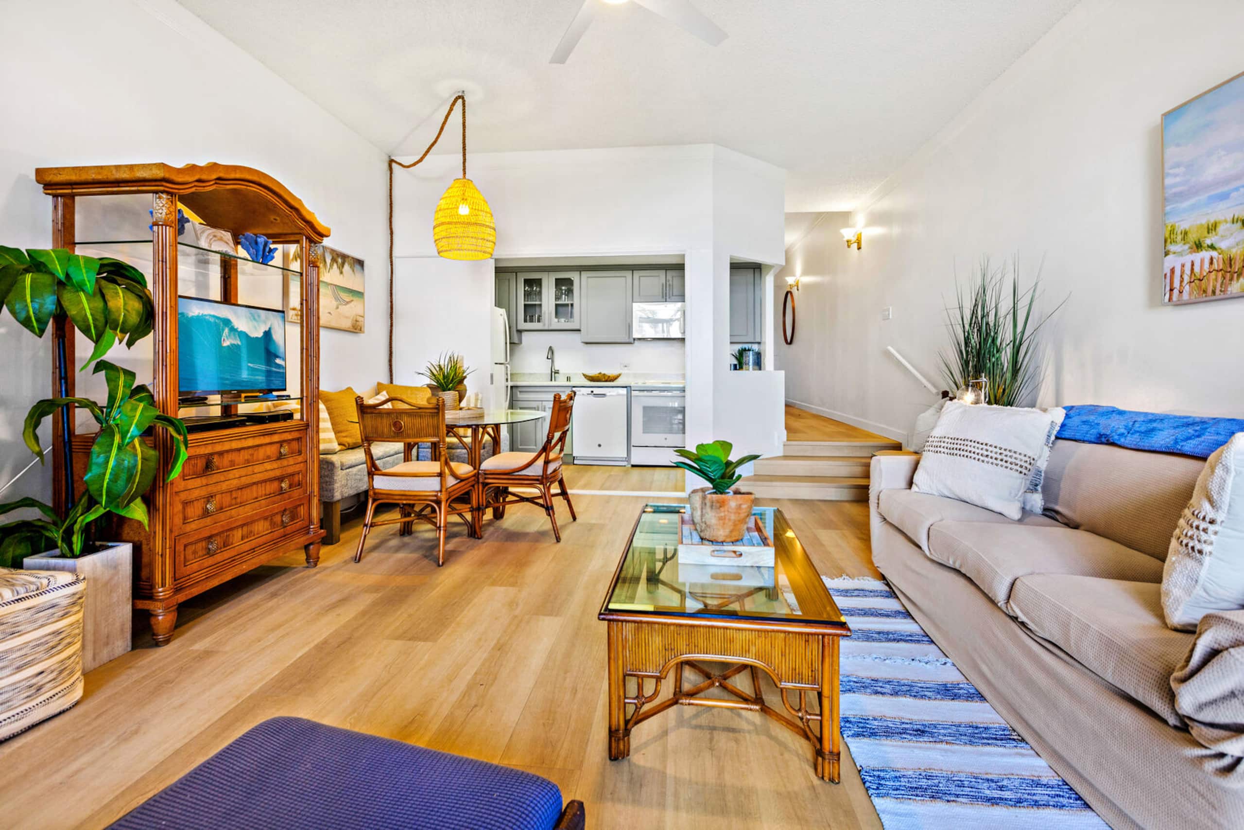 Condo in Lahaina · ★4.71 · 1 bedroom · 2 beds · 1 private bath - Image 4