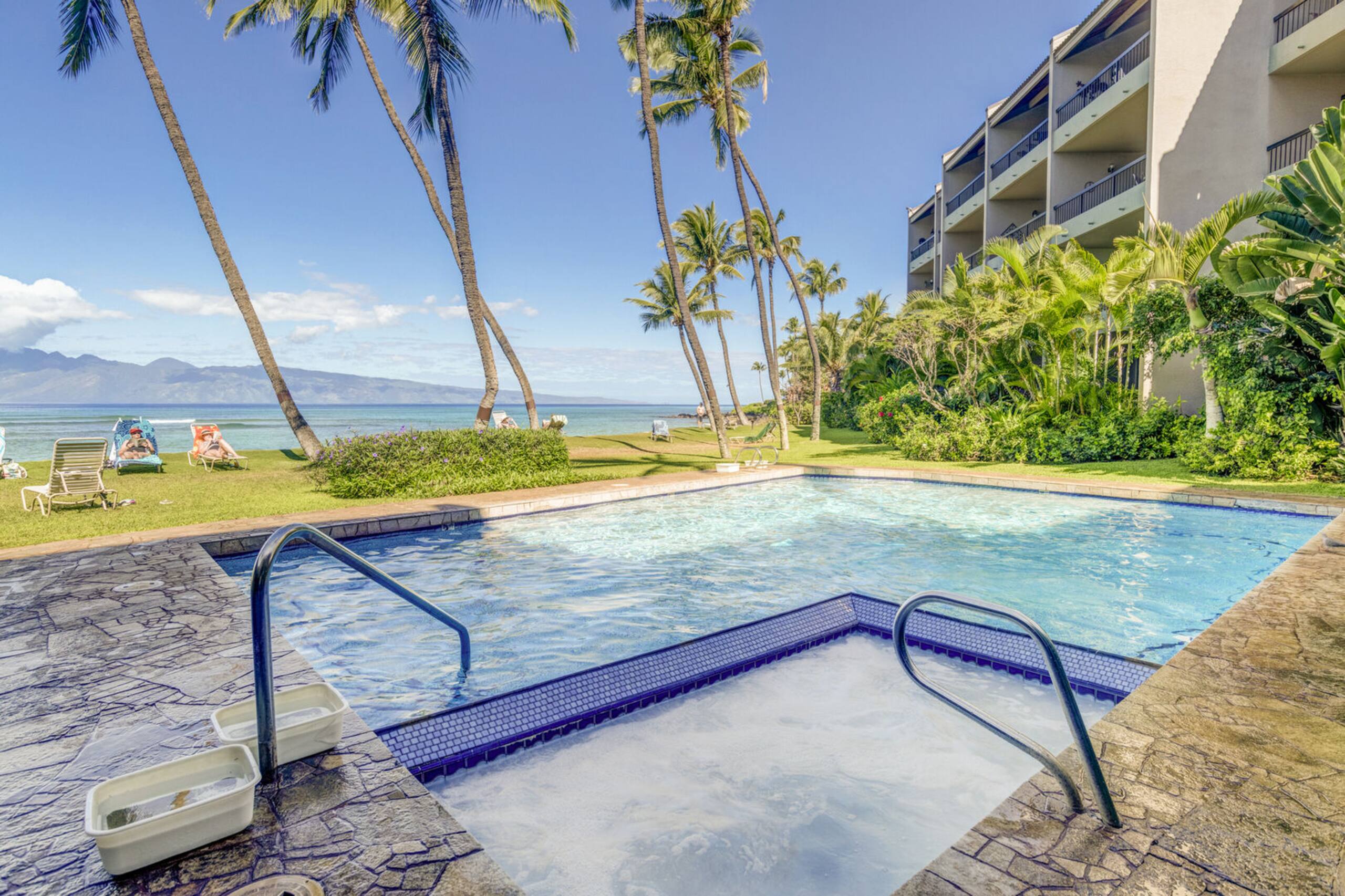 Condo in Lahaina · ★4.71 · 1 bedroom · 2 beds · 1 private bath - Image 26