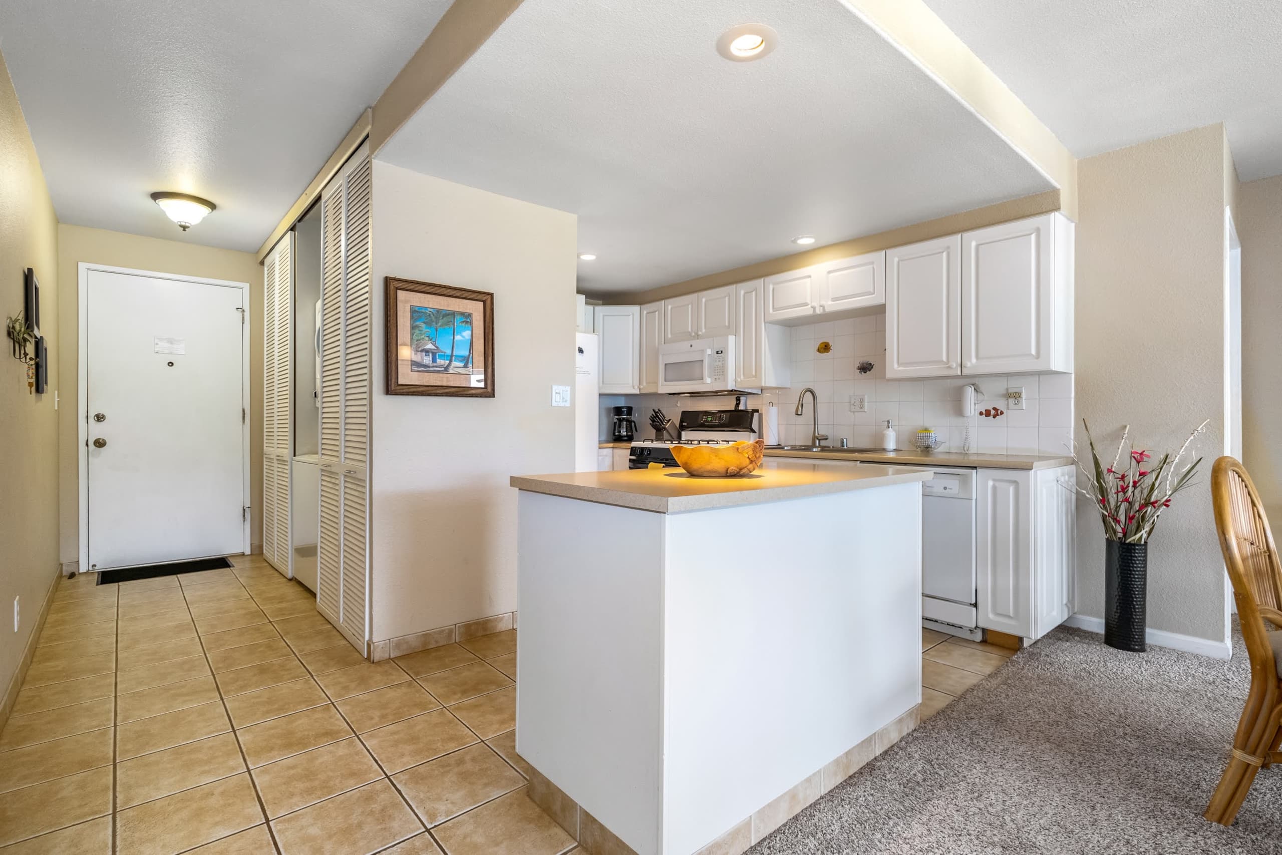Condo in Kihei · ★4.29 · 2 bedrooms · 4 beds · 2 baths - Image 15