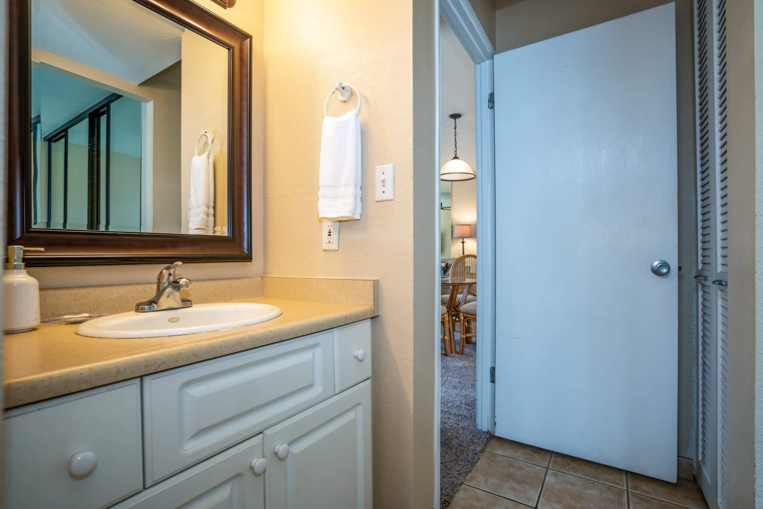 Condo in Kihei · ★4.29 · 2 bedrooms · 4 beds · 2 baths - Image 27