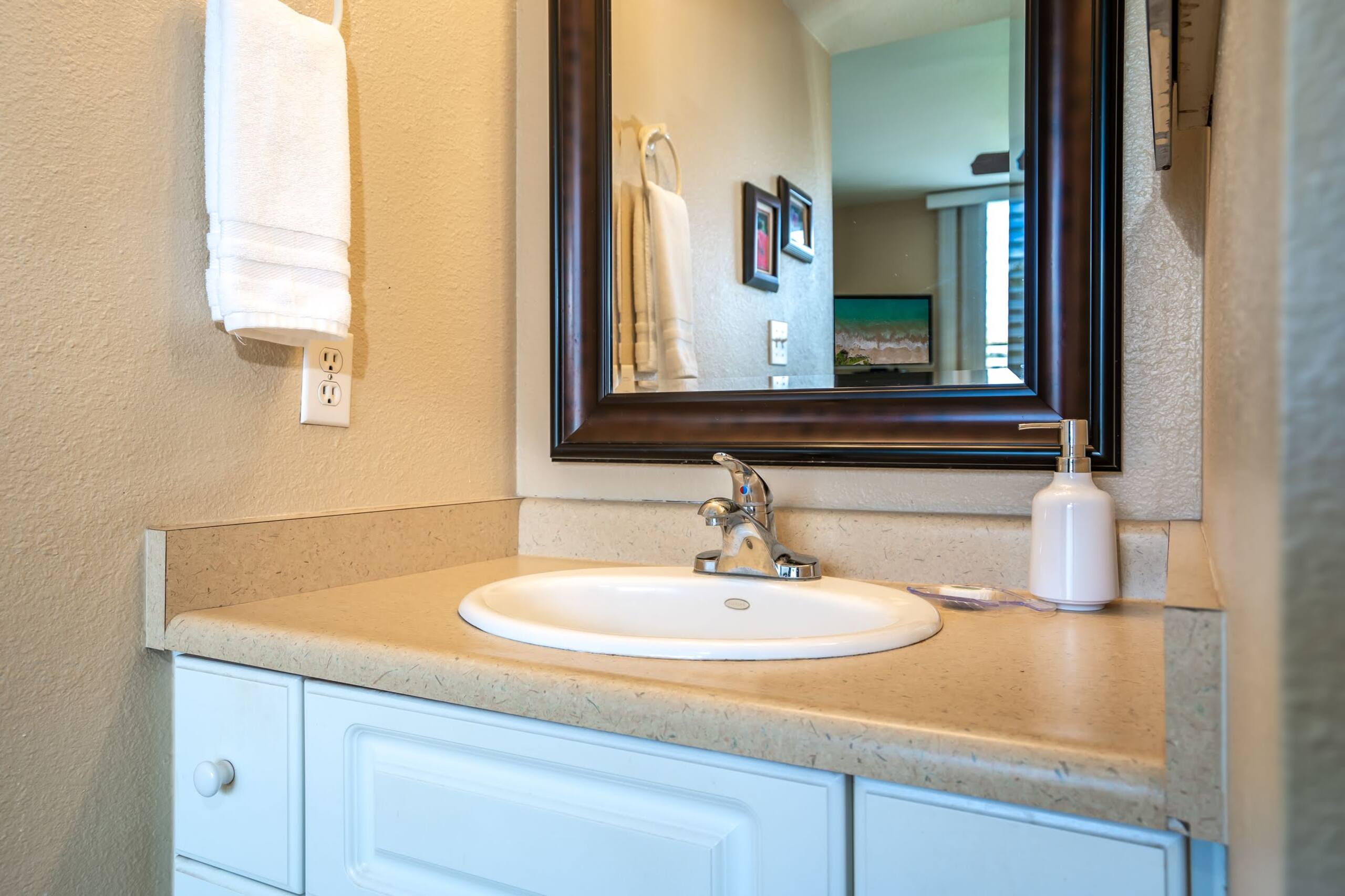 Condo in Kihei · ★4.29 · 2 bedrooms · 4 beds · 2 baths - Image 22