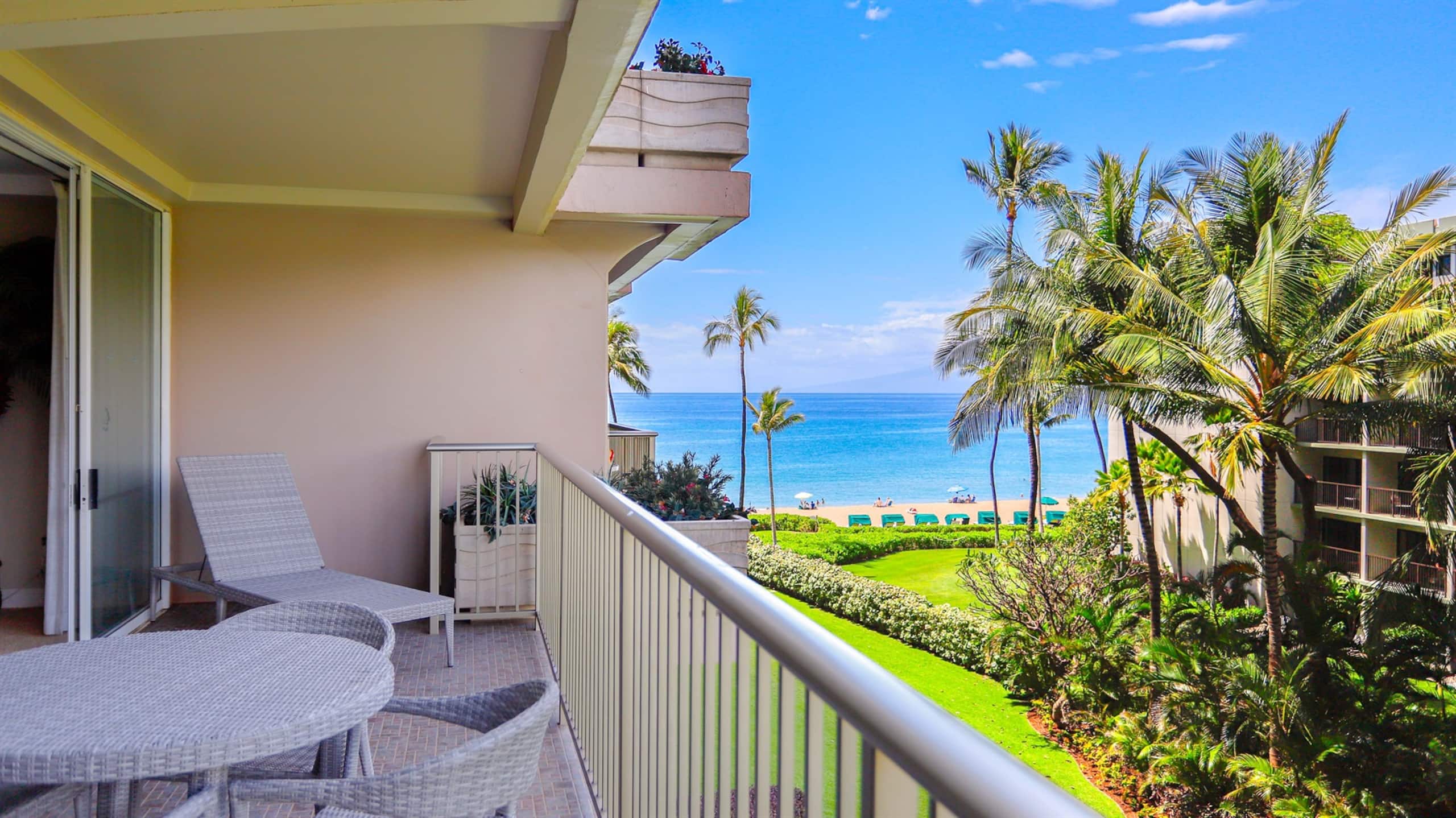 Condo in Lahaina · ★5.0 · 1 bedroom · 2 beds · 1 bath - Image 1