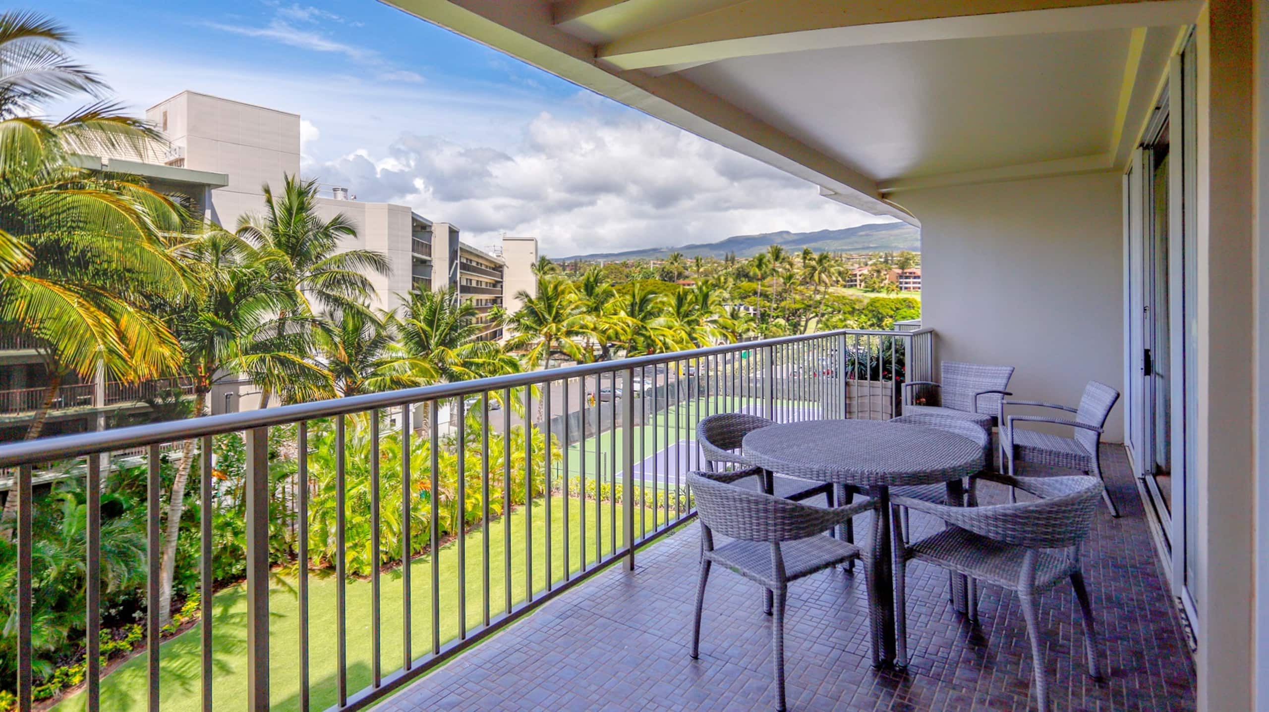 Condo in Lahaina · ★5.0 · 1 bedroom · 2 beds · 1 bath - Image 4