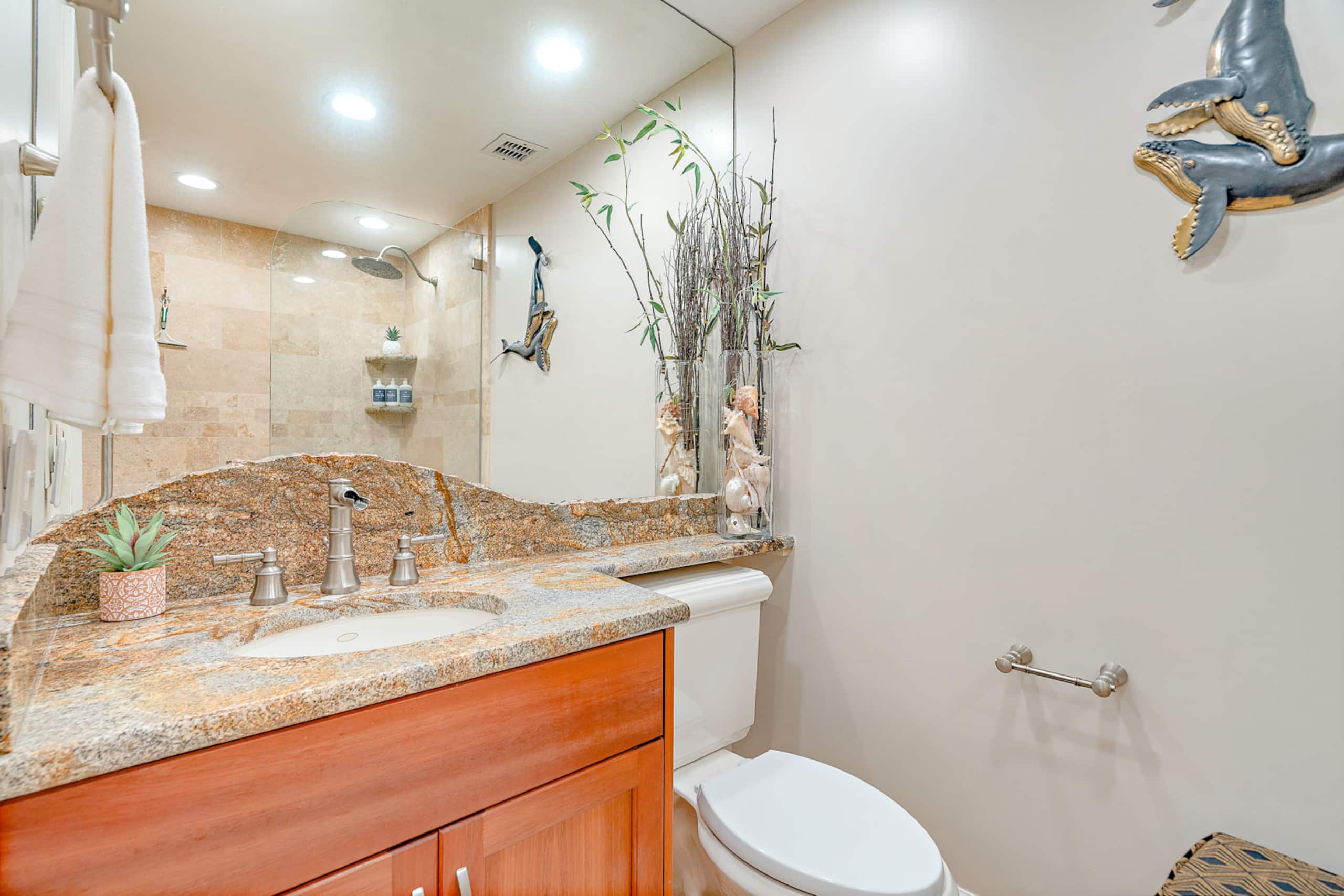 Condo in Lahaina · ★4.89 · 2 bedrooms · 3 beds · 2 baths - Image 23