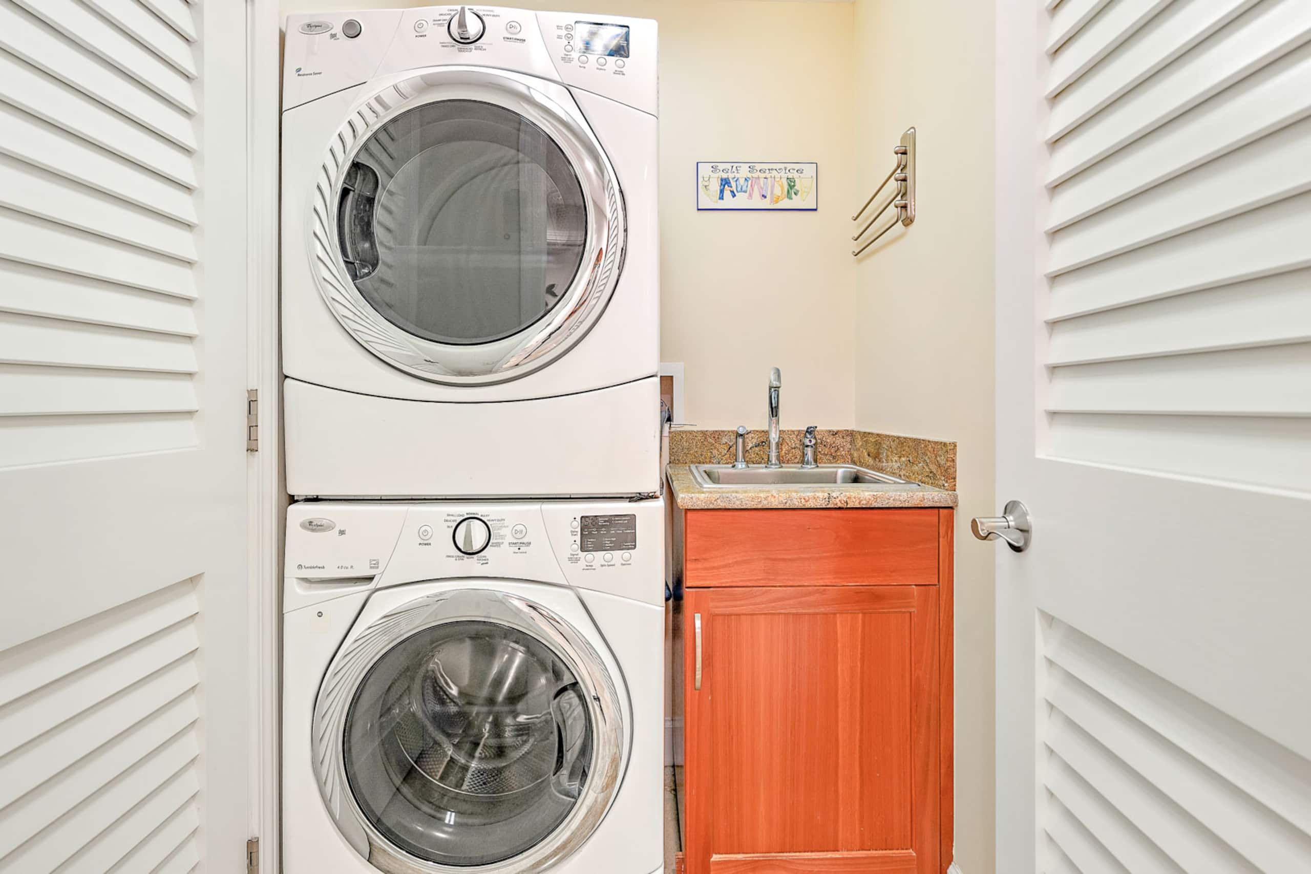 Condo in Lahaina · ★4.89 · 2 bedrooms · 3 beds · 2 baths - Image 30