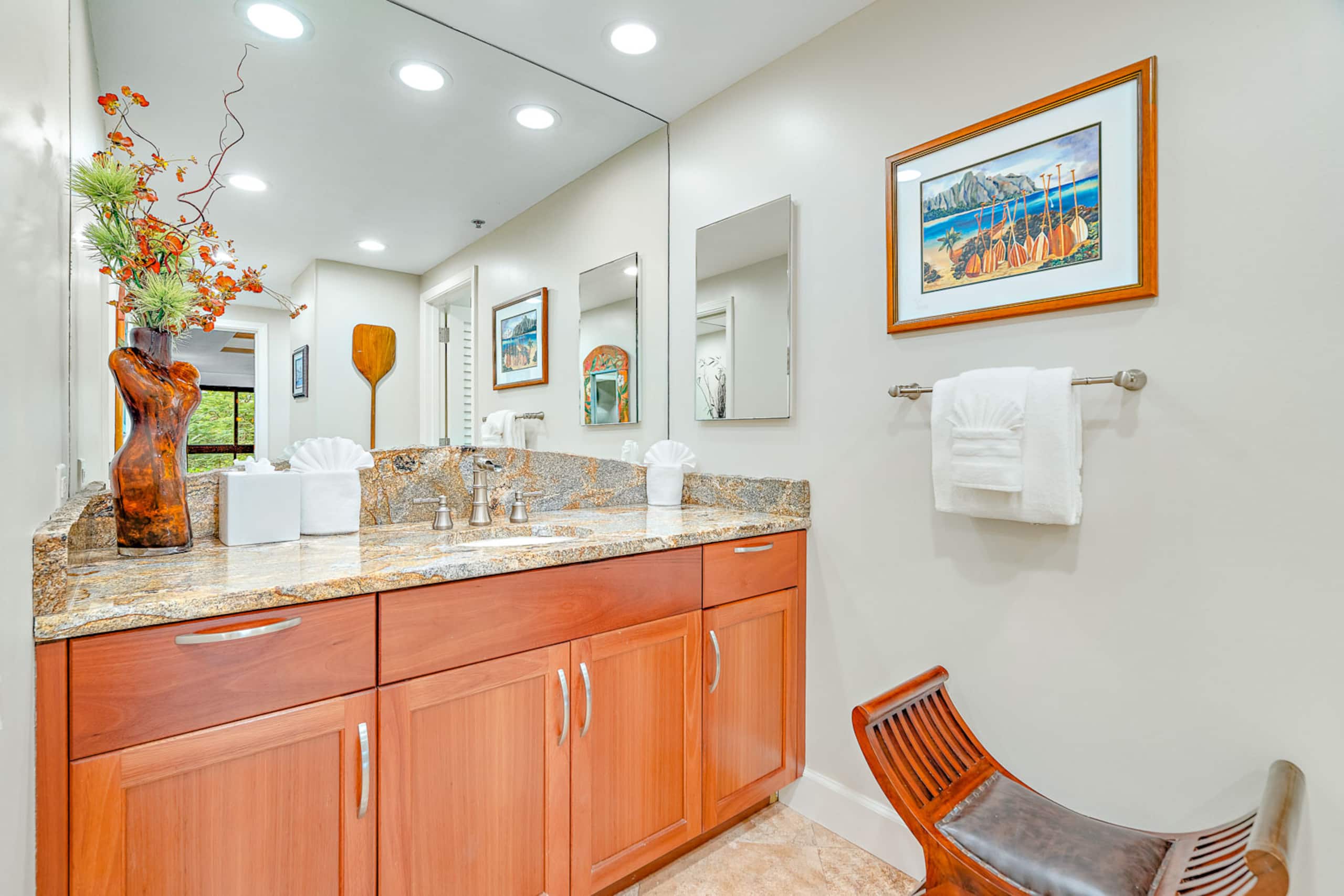 Condo in Lahaina · ★4.89 · 2 bedrooms · 3 beds · 2 baths - Image 22